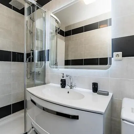 Βίλα With Swimming Pool Camellia *